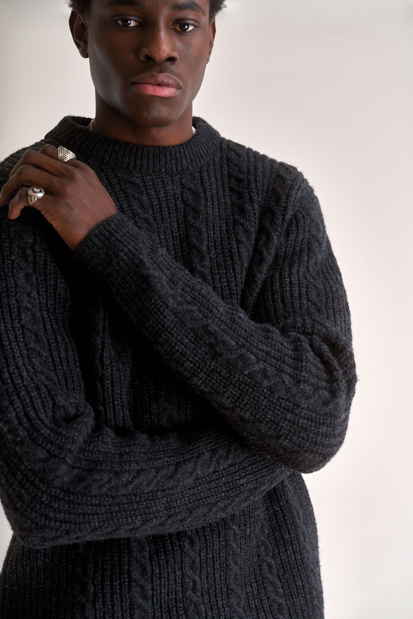 CABLE Lambs Wool Jumper - Dark Charcoal