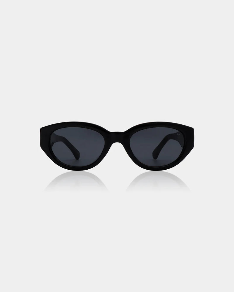 WINNIE - Black by A.Kjaerbede