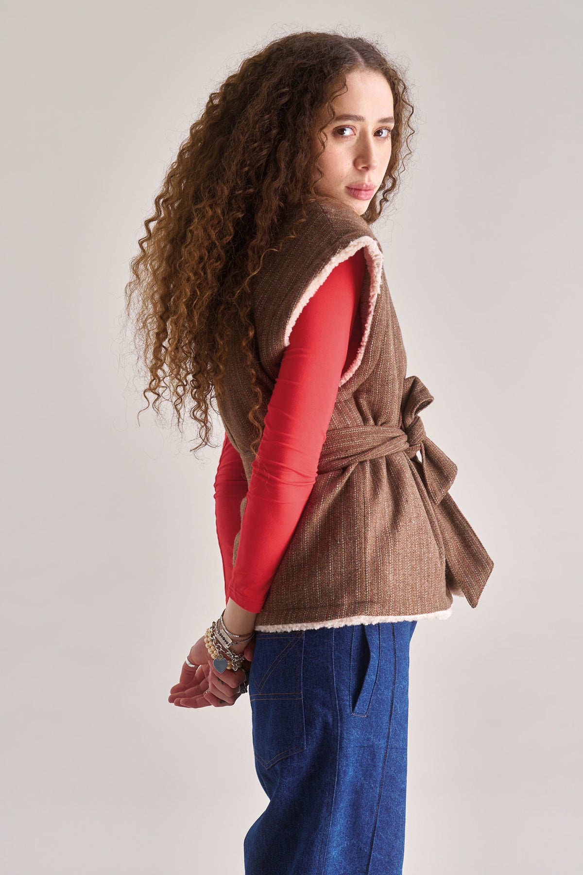 GEORGIE Reversible Recycled Fleece Gilet - Sand