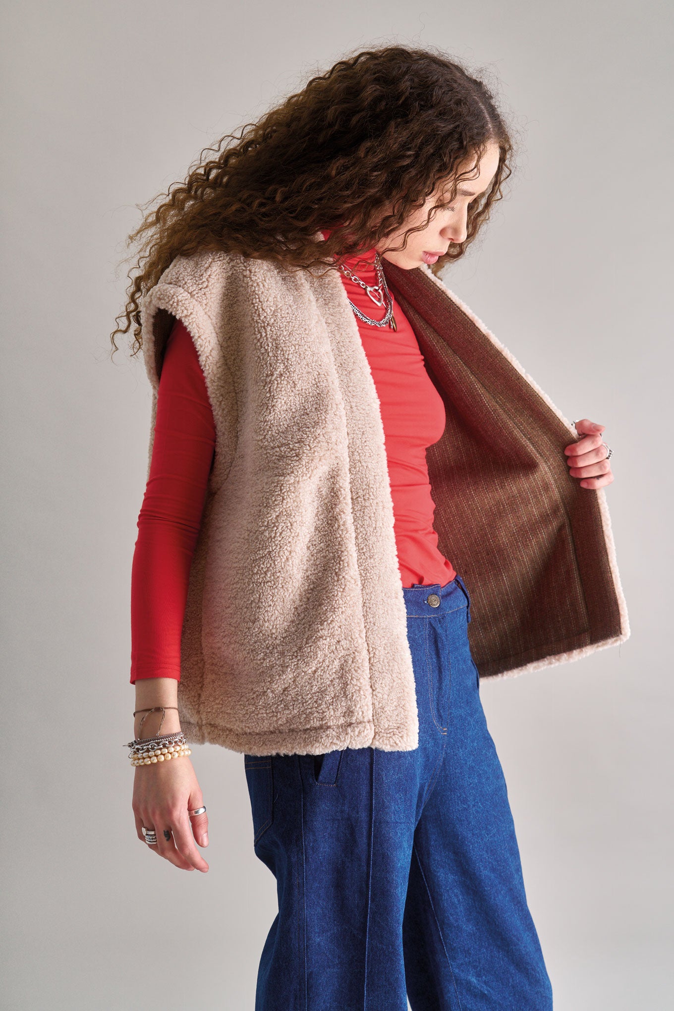 GEORGIE Reversable Recycled Fleece Gilet - Sand