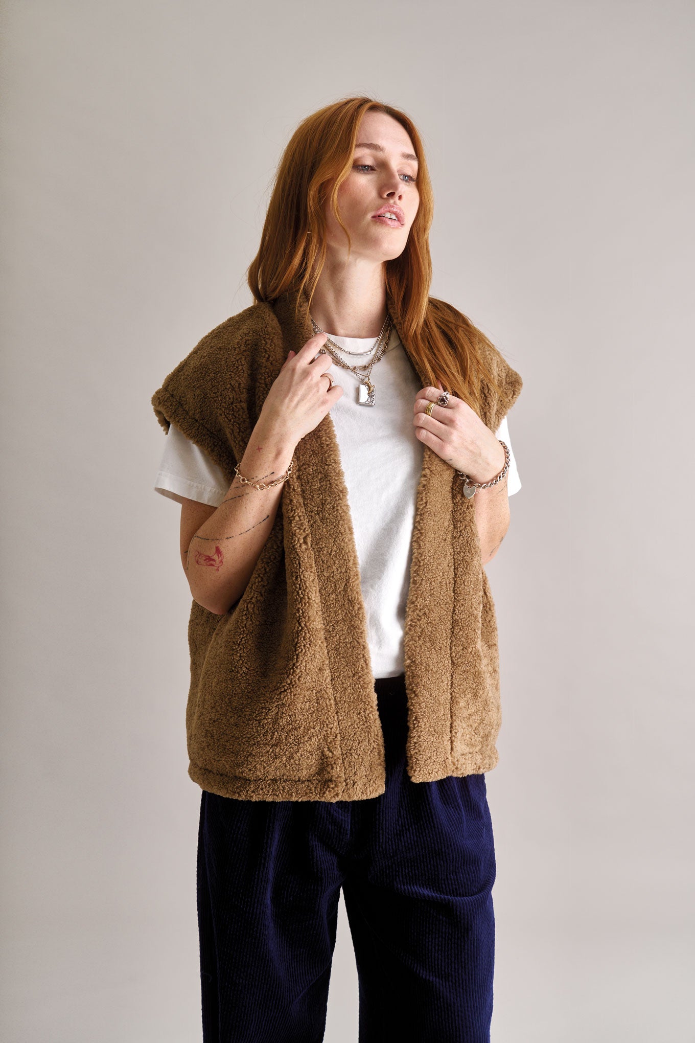GEORGIE Reversible Recycled Fleece Gilet - Mink