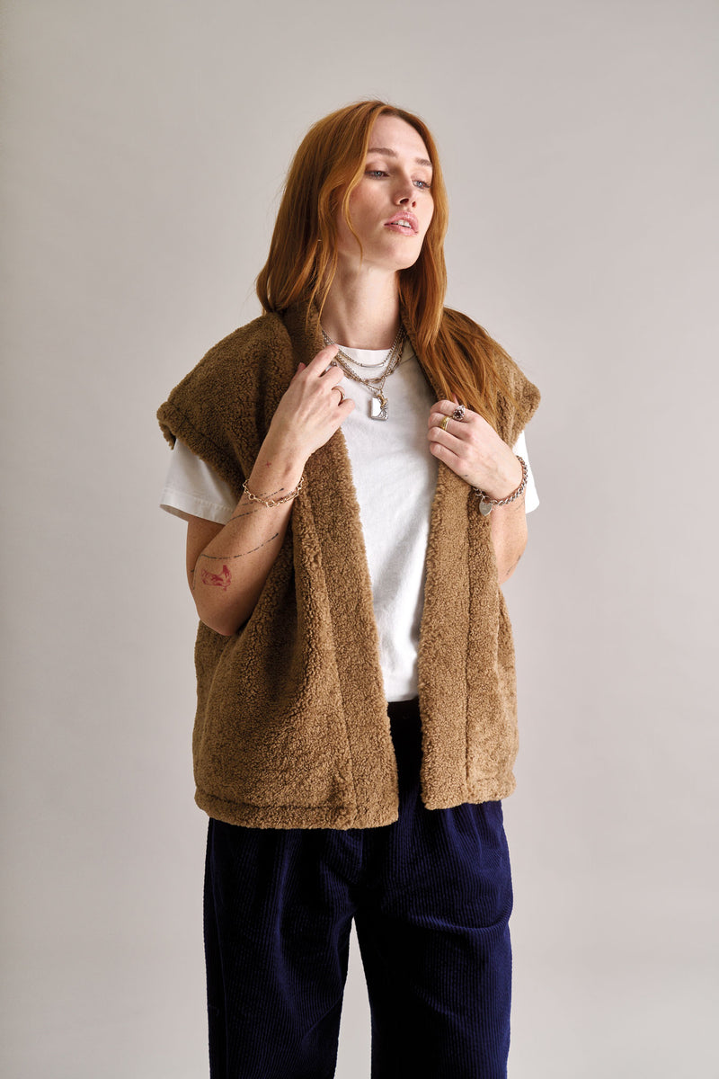 GEORGIE Reversable Recycled Fleece Gilet - Mink