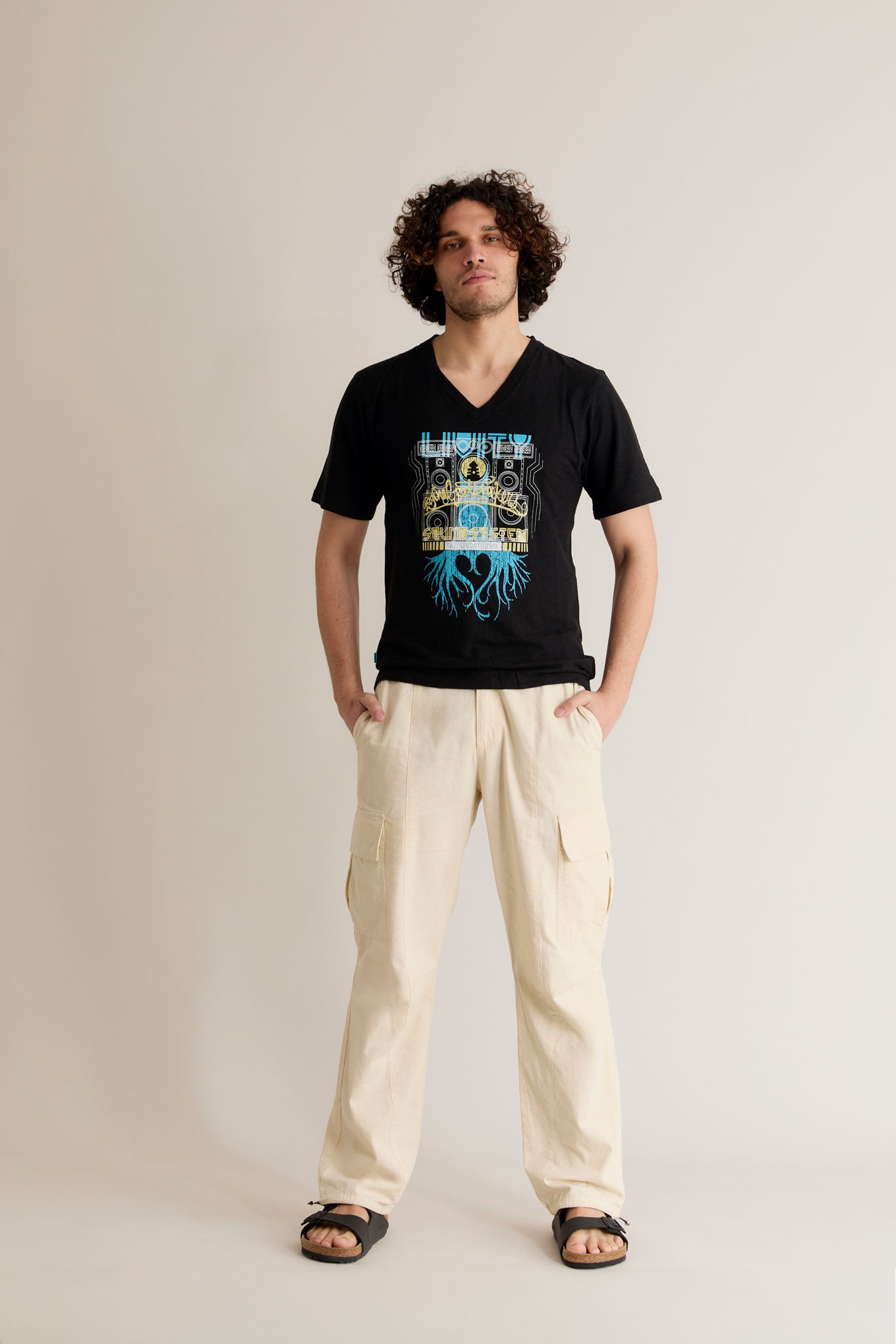 ROOTS ROCKERS - Hemp V-Nack Tee by LIVITY Black
