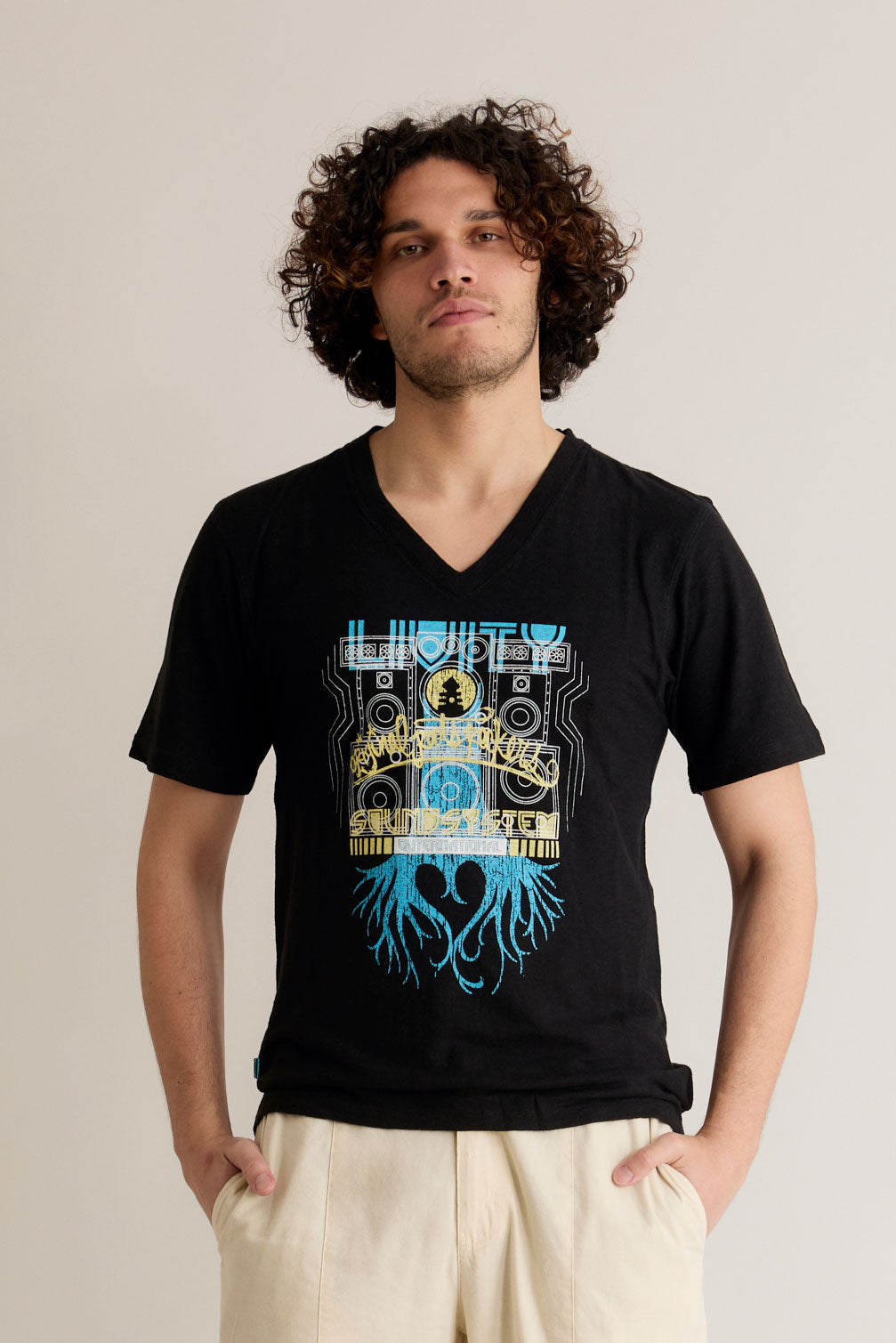 ROOTS ROCKERS - Hemp V-Nack Tee by LIVITY Black