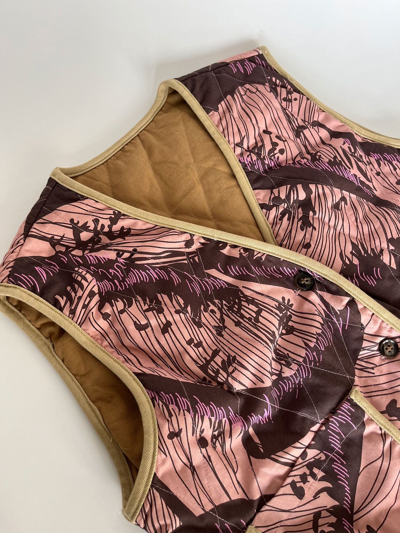 WAVE - Organic Cotton Reversible Gilet - Camel/Pink