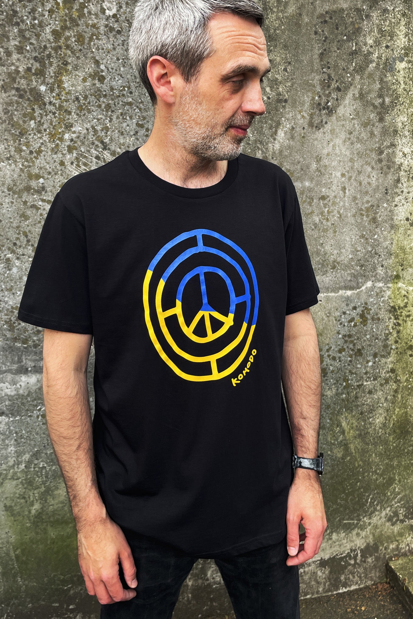 T-shirt - PEACE 4 UKRAINE Organic Cotton Mens Tee - Black